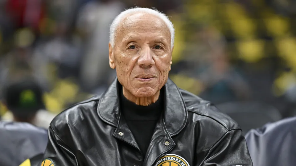 Lenda da NBA e Hall da Fama como jogador e treinador, Lenny Wilkens morre aos 88 anos